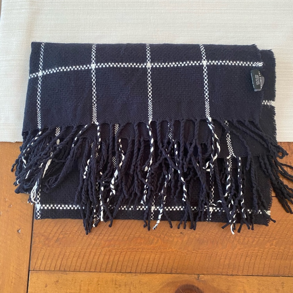 THE LIMITED window pane very dark navy shawl/scarf wrap